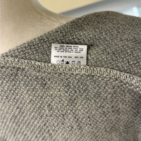 100% Wool Shaw - Picture 5 of 7